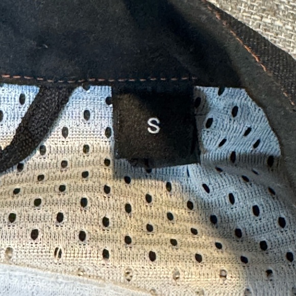 Polyester Jacket with Multilingual Label - Picture 11 of 16